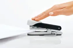 NOVUS 1720 Heftapparat mit Klammernentferner